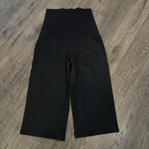 G4Free Women’s Maternity Pants Medium  Cropped Wide Leg